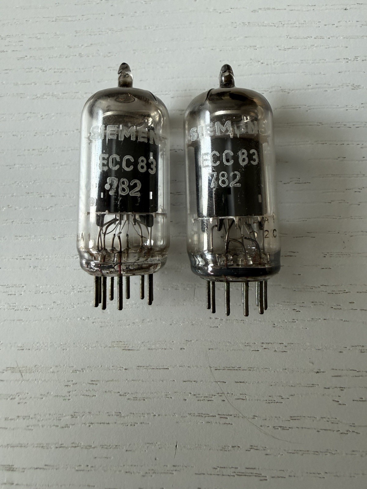 Siemens ECC83 12AX7 NOS Matched Pair Long Plate Vacuum Tubes Siemens ECC83 12AX7 NOS Matched Pair Long Plate Vacuum Tubes