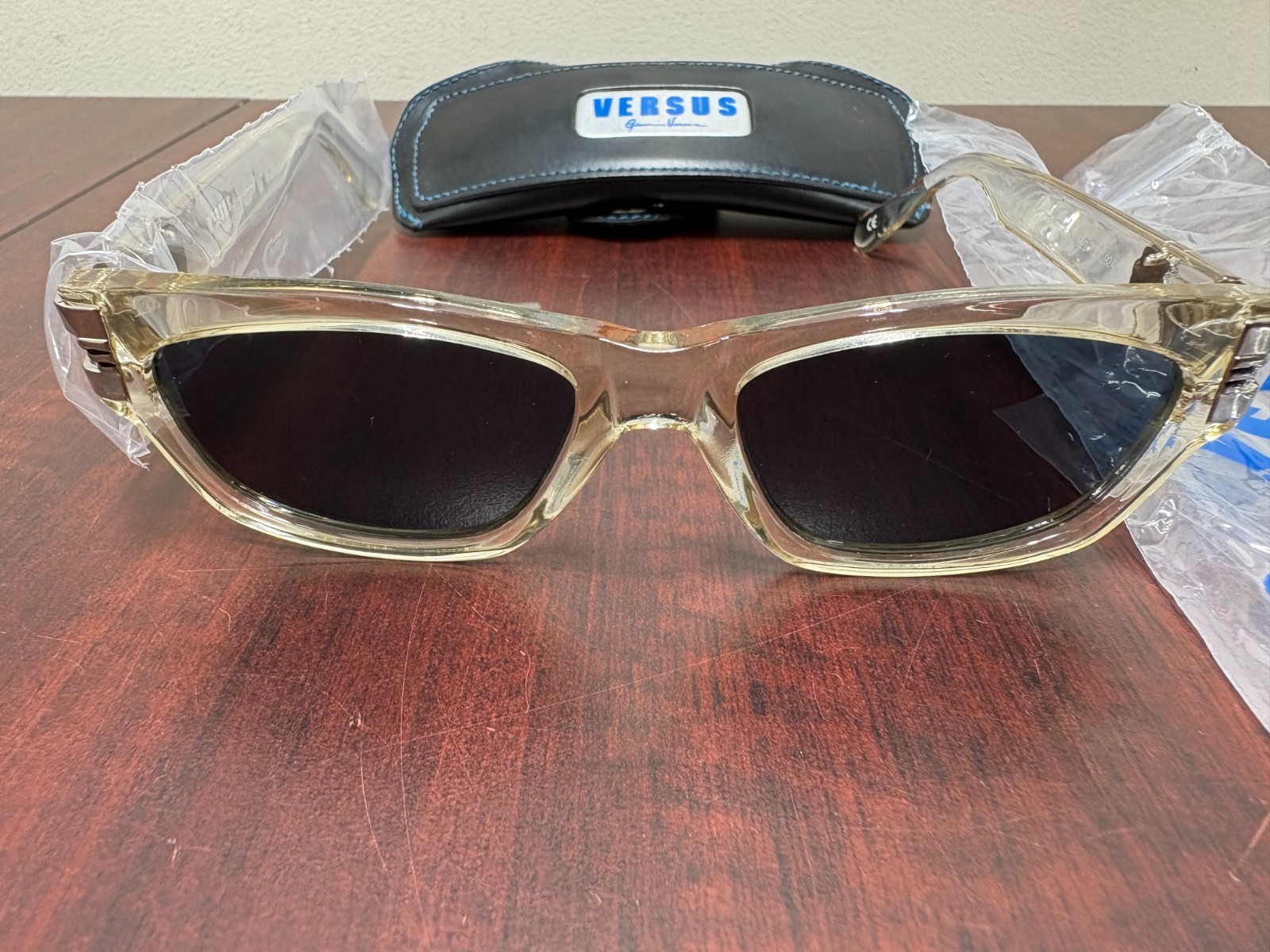 Vintage Versus Versace Sunglasses MOD E19 Crystal Clear Transparent Frame Case Vintage Versus Versace Sunglasses MOD E19 Crystal Clear Transparent Frame Case