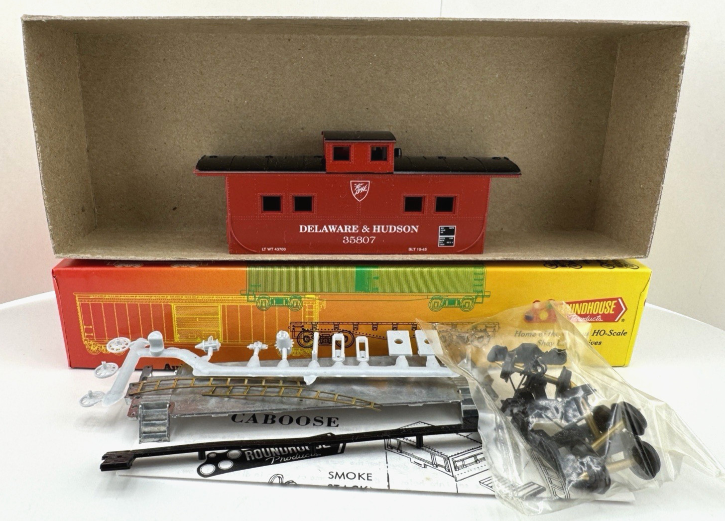 VINTAGE Roundhouse 03578 HO Scale D&H 26\' Steel 4 Window NE Caboose Road #35807