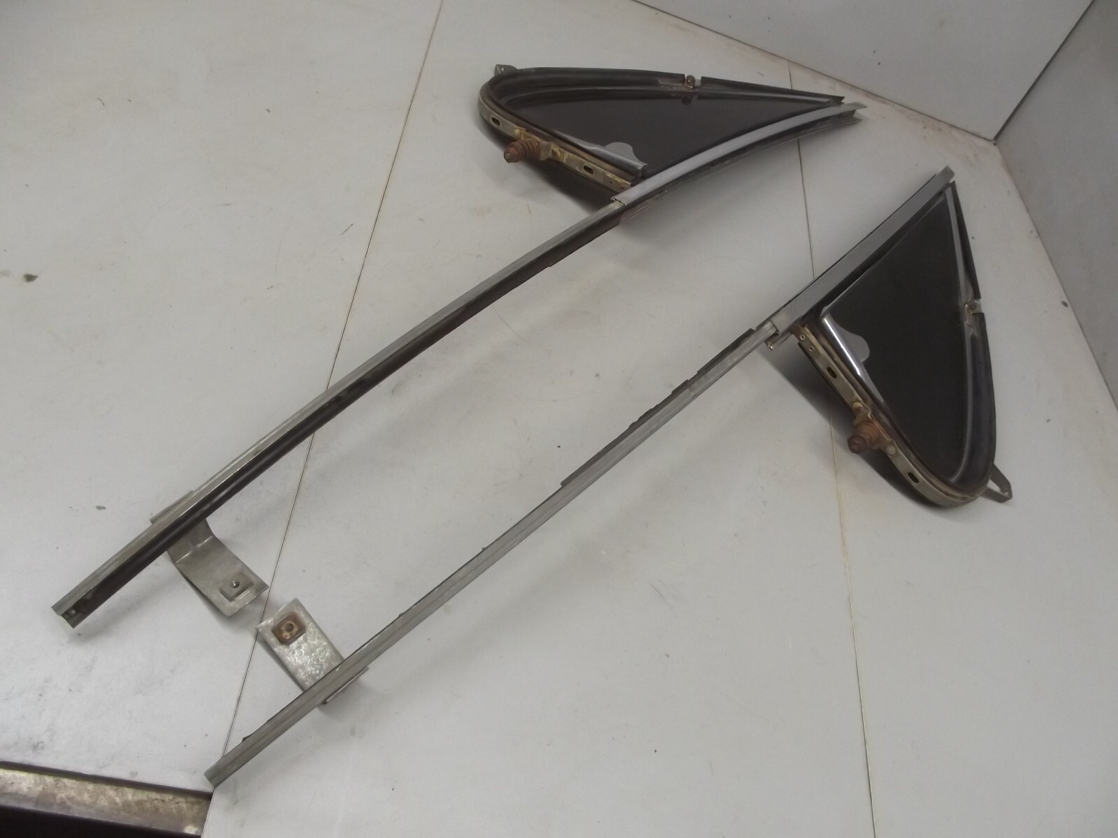 75-91 Ford E-SERIES Econoline Van Vent Wing Window Glass (PAIR)