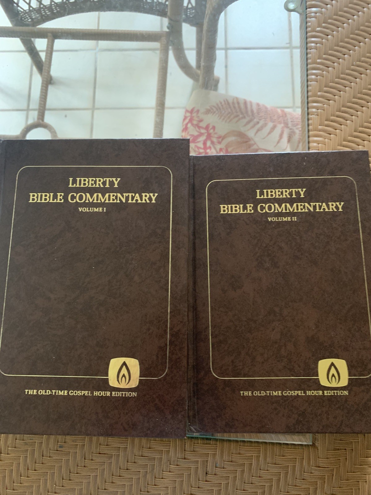Liberty Bible Commentary (2 Volume Set) 1982 Old Time Gospel Hour Jerry Falwell