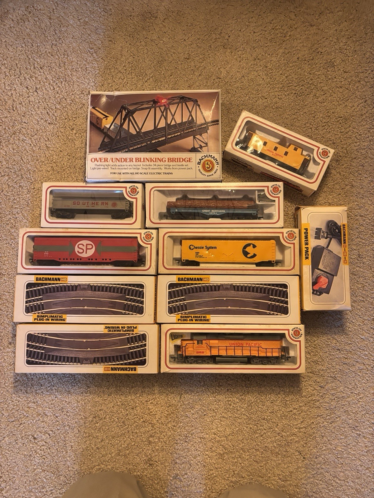 VTG Bachmann Union Pacific 866 Engine With Cars And Track Transformer And Bridge VTG Bachmann Union Pacific 866 Engine With Cars And Track Transformer And Bridge