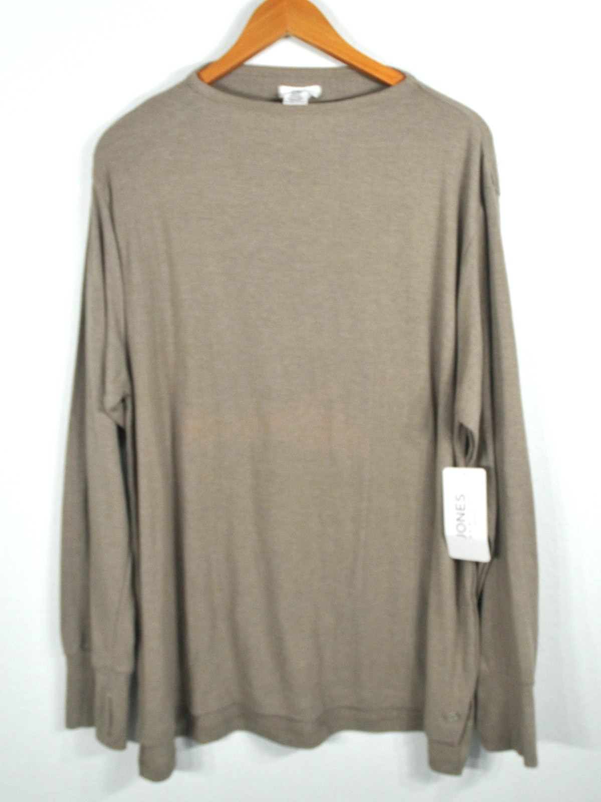 Jones New York Sport Women’s 3X Stone Beige Thumbhole Long Sleeve Tunic Top NWT Jones New York Sport Women’s 3X Stone Beige Thumbhole Long Sleeve Tunic Top NWT