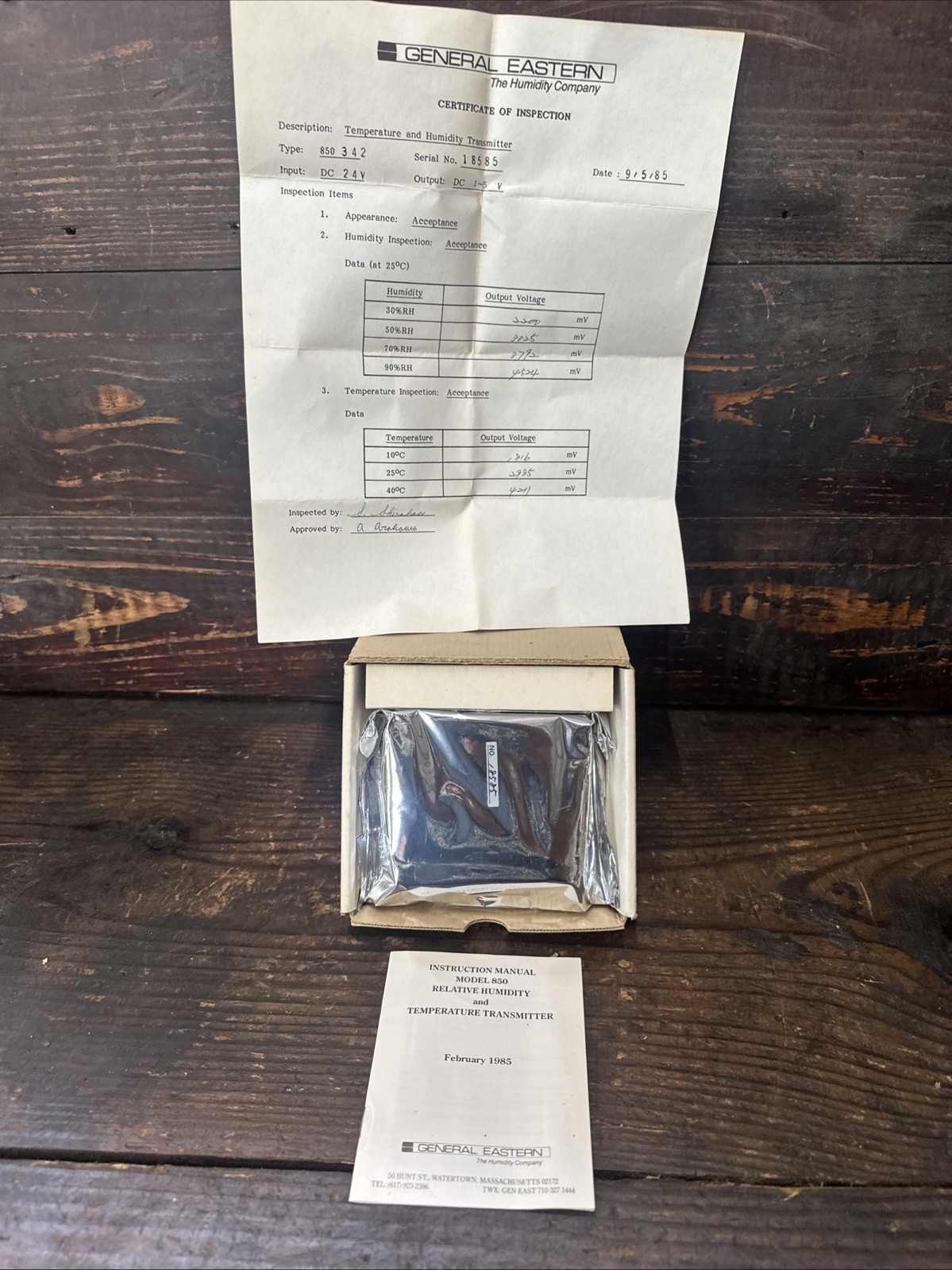 General Eastern Model 850-342 Humidity and Temperature Transmitter Sealed