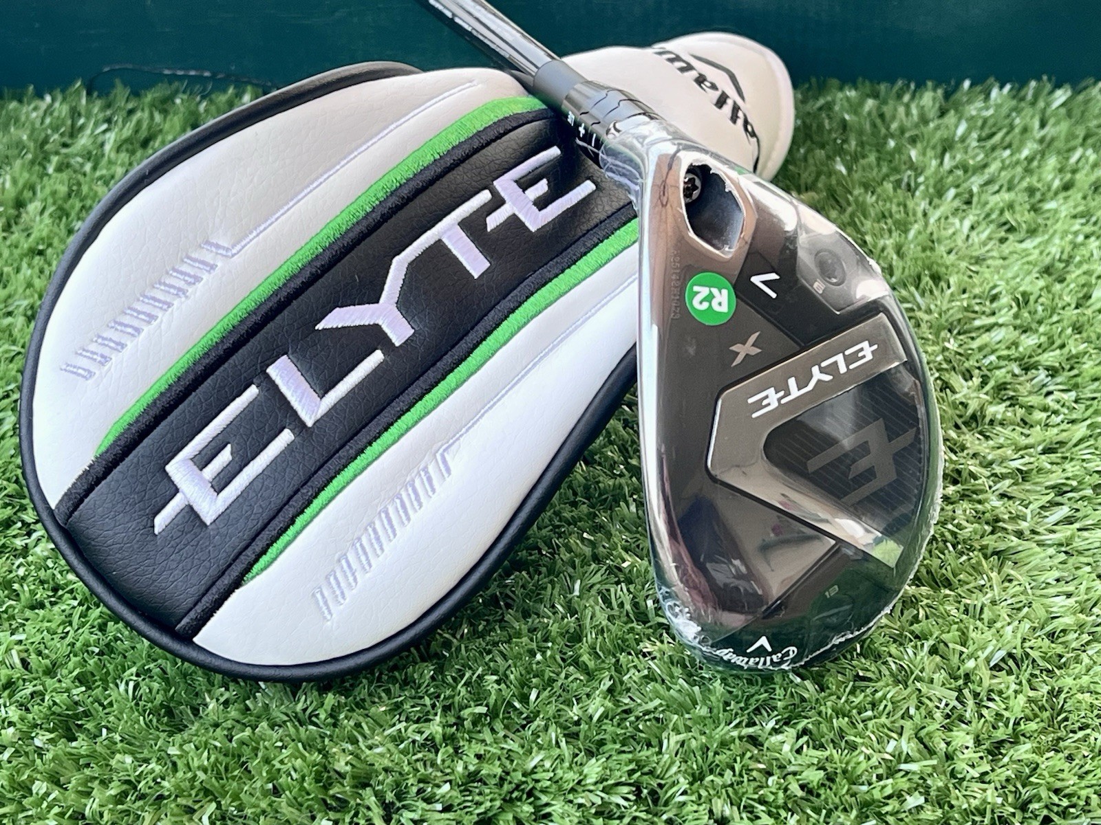 Brand New Callaway Elyte X 7 Hybrid RH Vanquish R2 (senior flex) Shaft Brand New Callaway Elyte X 7 Hybrid RH Vanquish R2 (senior flex) Shaft