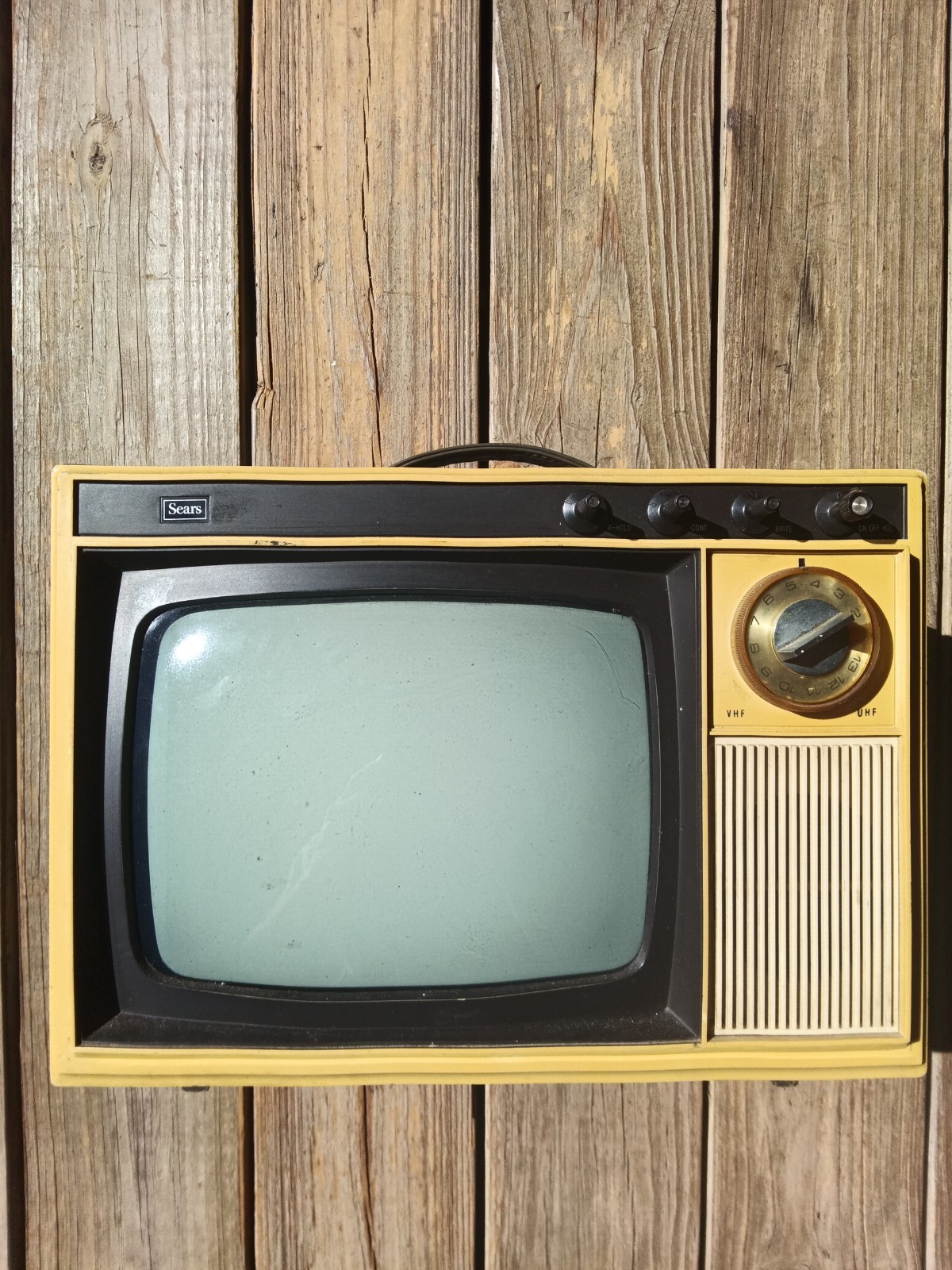 Vintage Sears Roebuck 9-Inch Portable Black & White TV Model No. 5000 TESTED Vintage Sears Roebuck 9-Inch Portable Black & White TV Model No. 5000 TESTED
