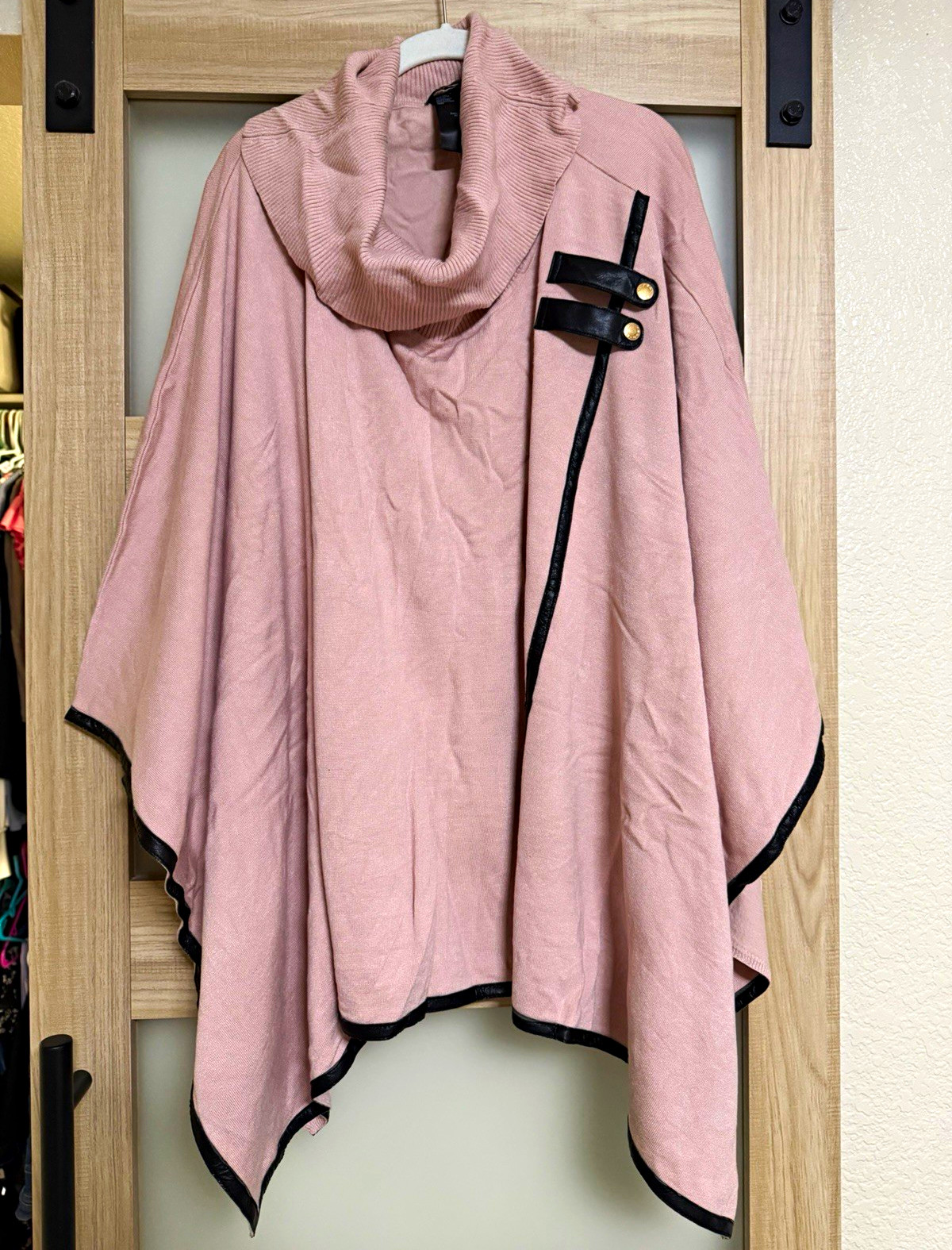 bebe Pink/Black Solid Long Oversized Poncho Cape Wrap Button Accent M/L bebe Pink/Black Solid Long Oversized Poncho Cape Wrap Button Accent M/L