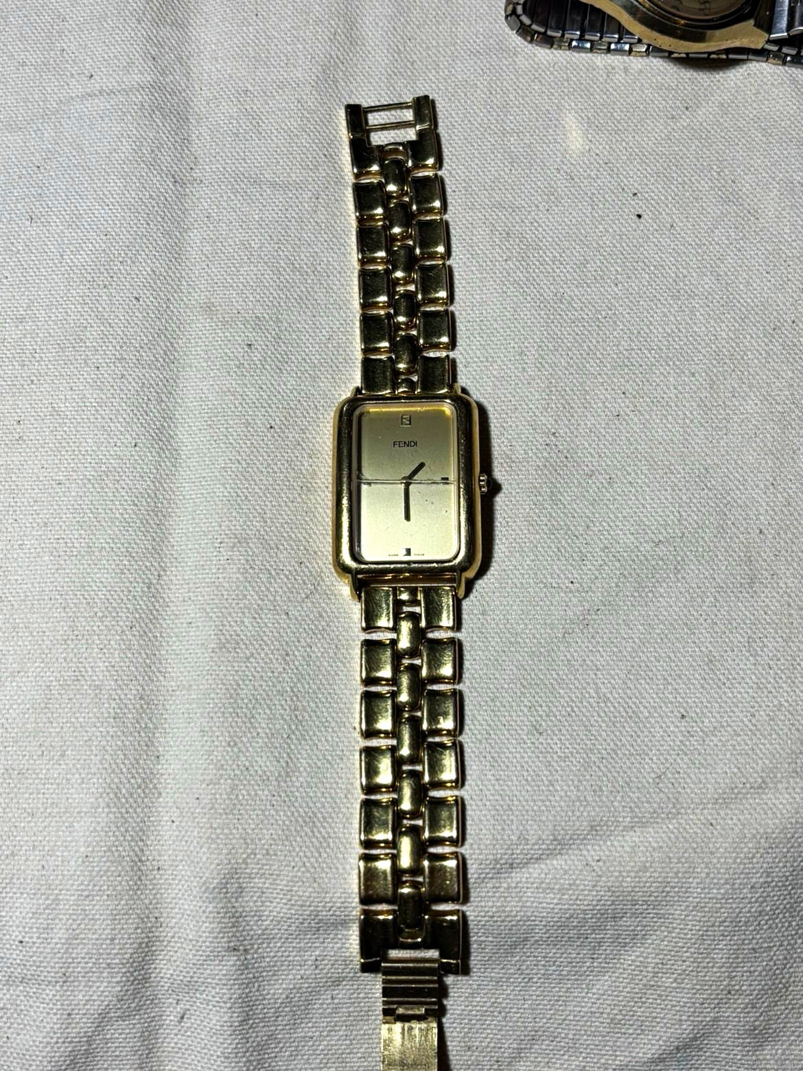 Fendi 550 quartz. 002-550 Vintage 1980s watch Fendi 550 quartz. 002-550 Vintage 1980s watch