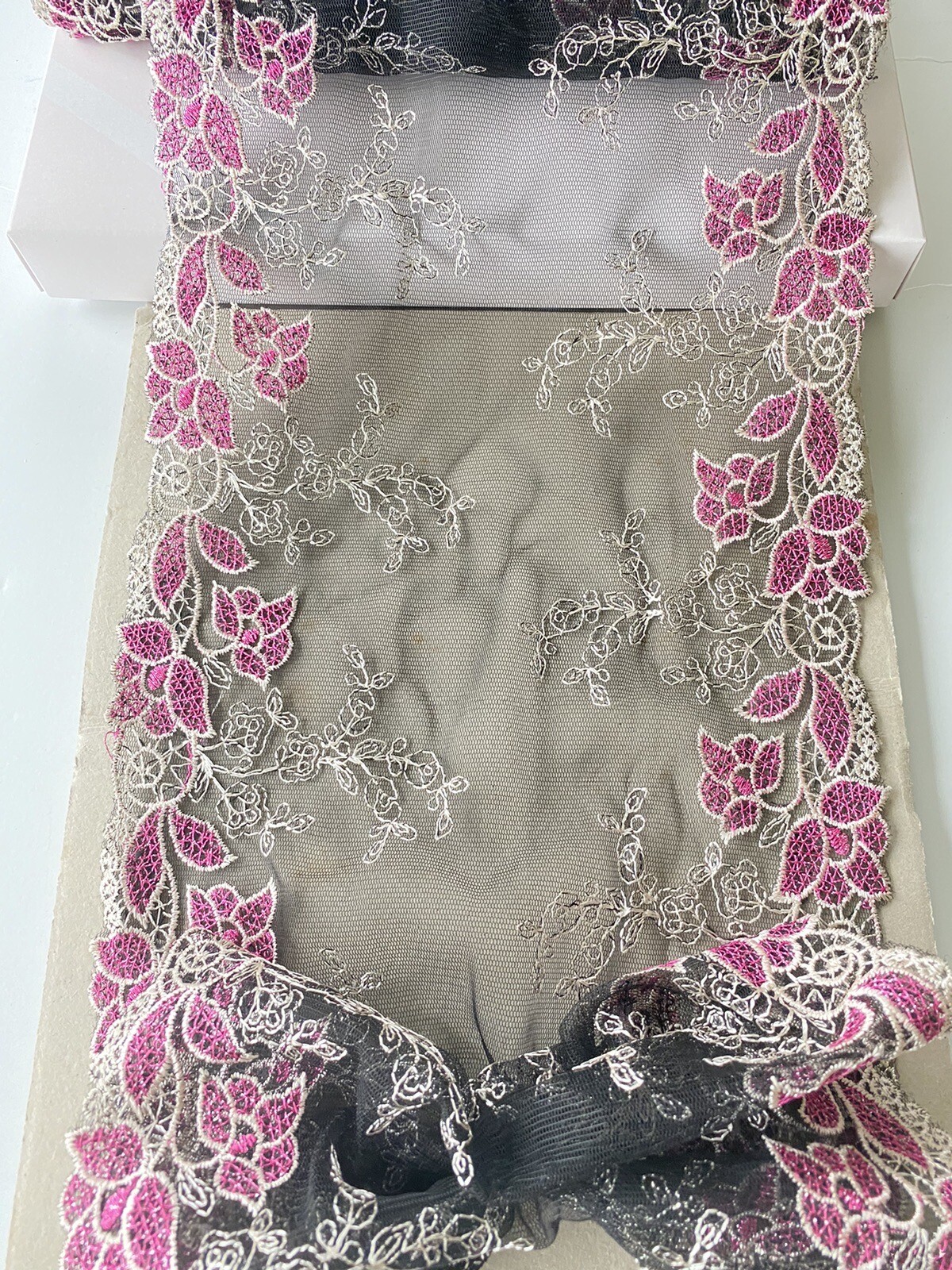 2 Yards Hot Pink Embroidery Double-edged Lace Trim/Black Base/Sewing/8.5\