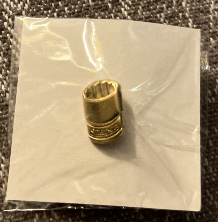Vintage 1962 SNAP-ON TOOLS Gold Socket Lapel Hat Tie Pin Pinback Tool NOS Vintage 1962 SNAP-ON TOOLS Gold Socket Lapel Hat Tie Pin Pinback Tool NOS