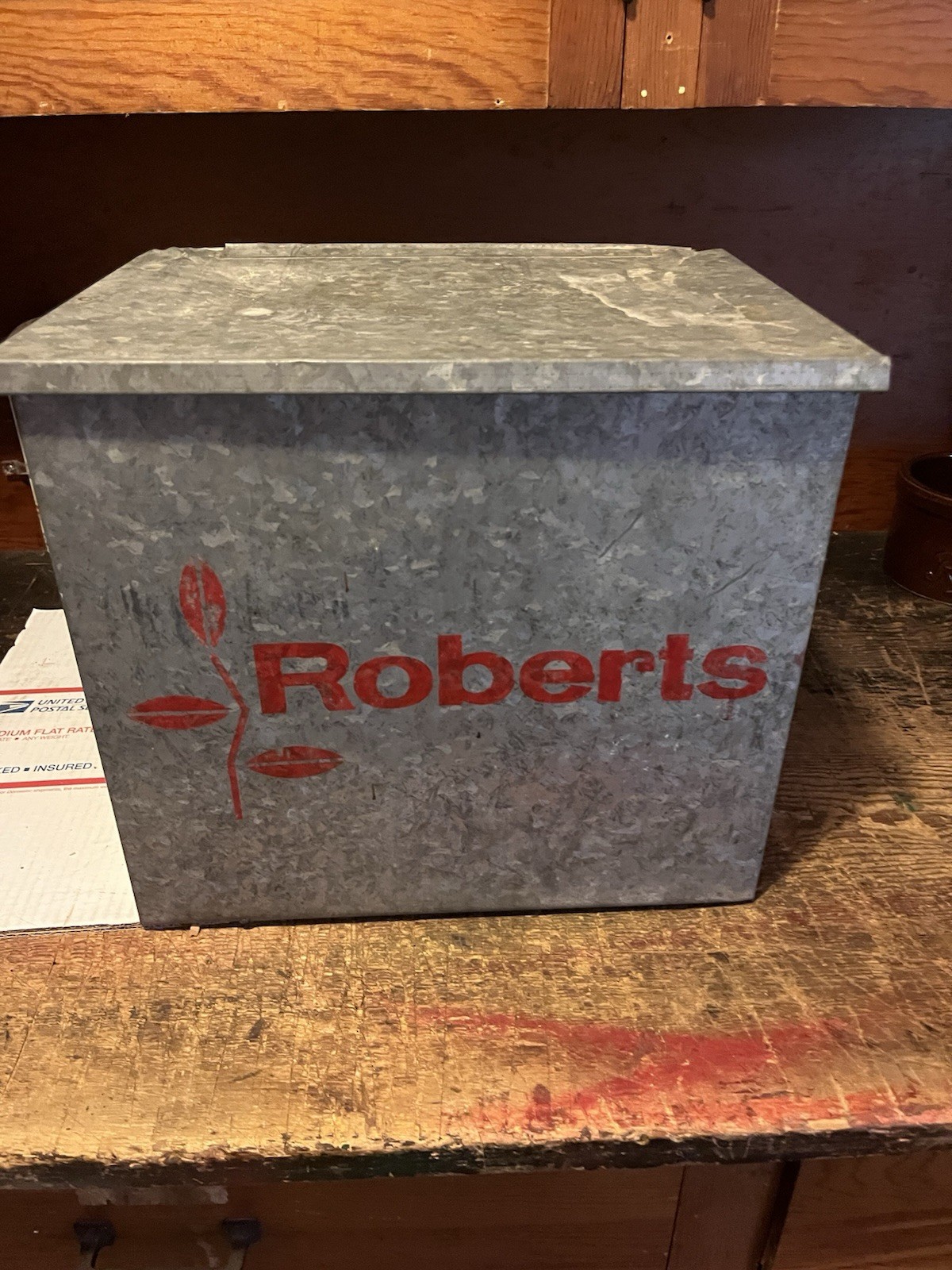 Vintage Robert's Dairy Porch Milk Bottle Cooler Galvanized VERY NICE ONE Vintage Robert's Dairy Porch Milk Bottle Cooler Galvanized VERY NICE ONE