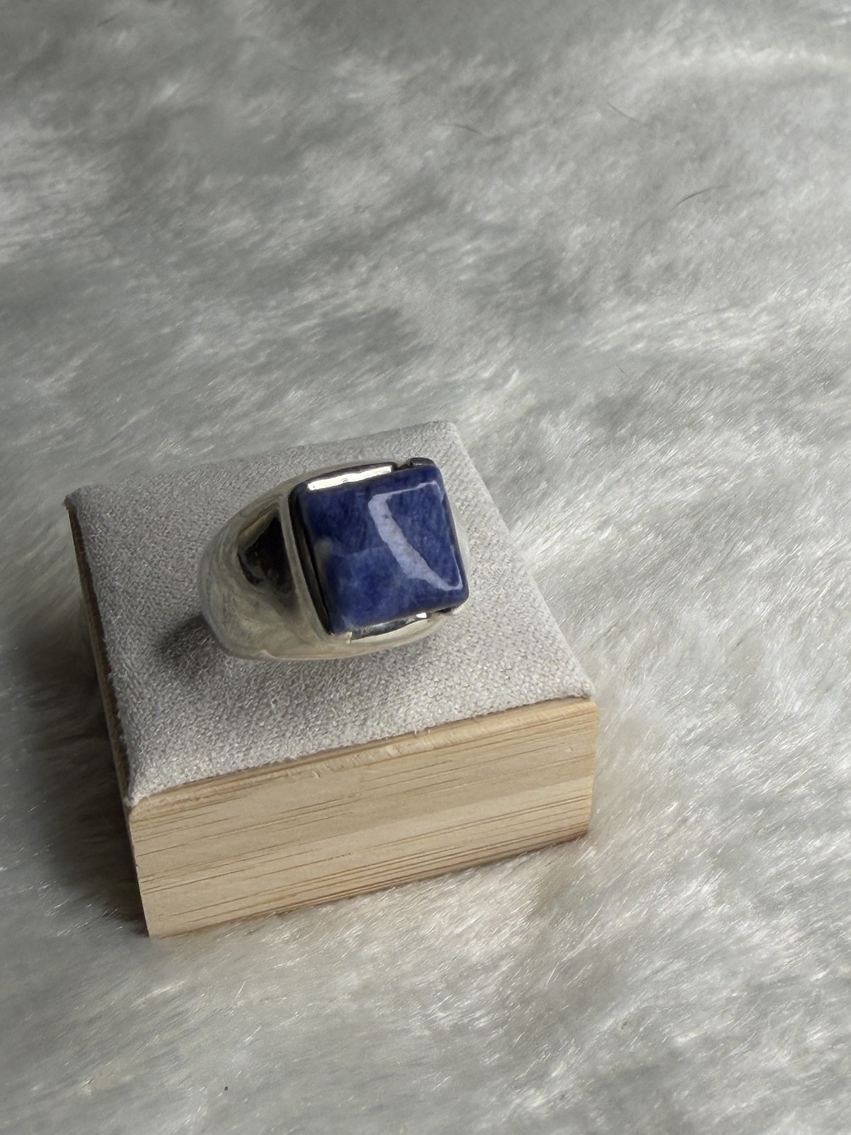 Rare Vintage Silpada Sterling Silver Blue Sodalite Tension-Set Ring R0942 SZ 6.5 Rare Vintage Silpada Sterling Silver Blue Sodalite Tension-Set Ring R0942 SZ 6.5