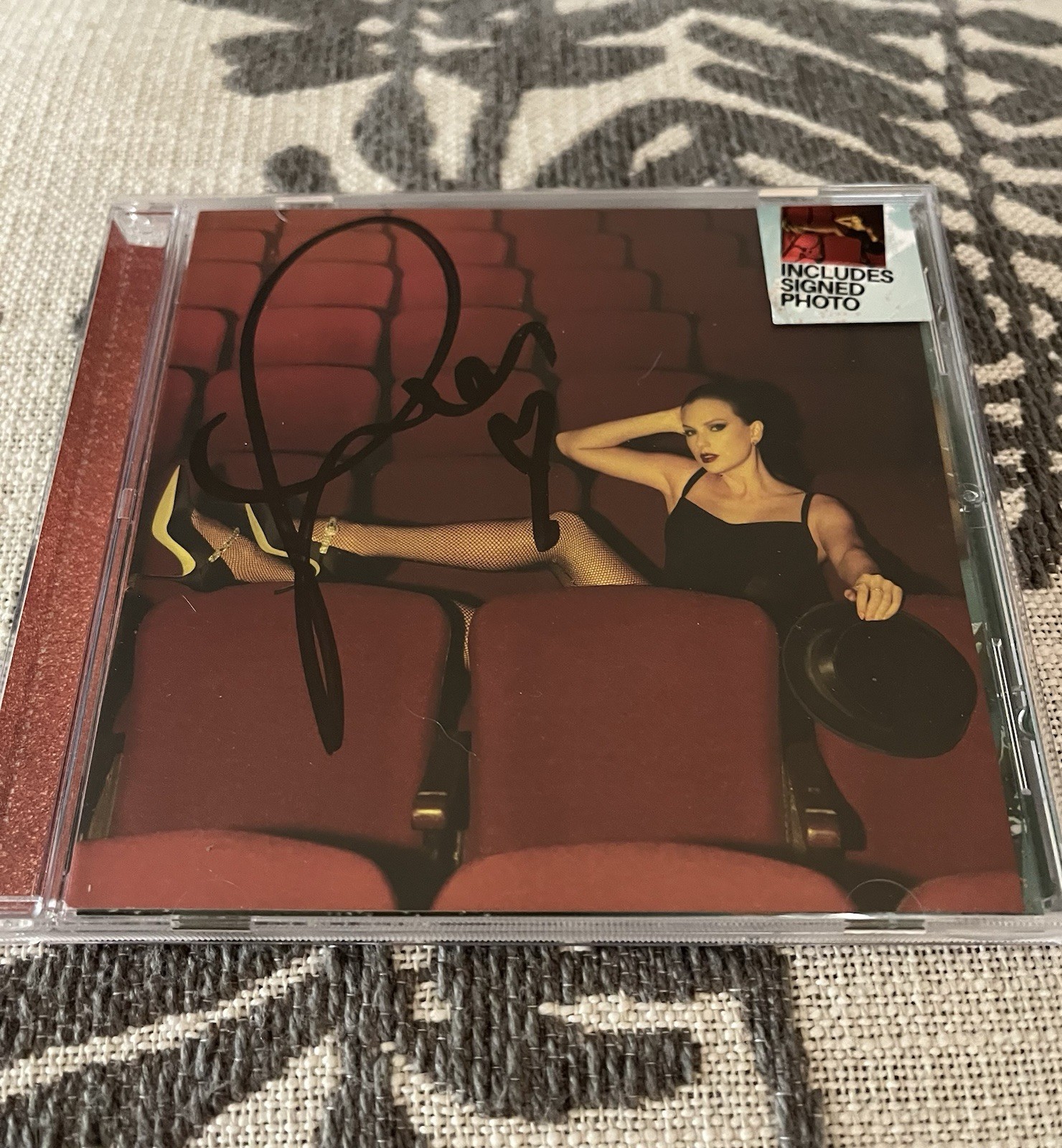 Taylor Swift TLOAS Photo #4 Signed CD Unique Med/Long Sig W/ Detached Heart