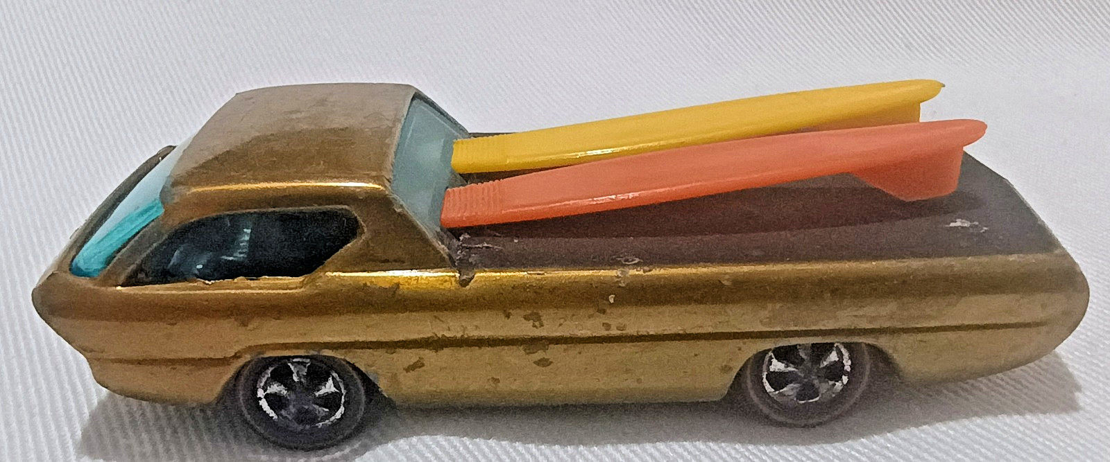VTG 1967 Hot Wheels Redline Deora Gold Spectraflame w/orig. surfboards Sweet 16