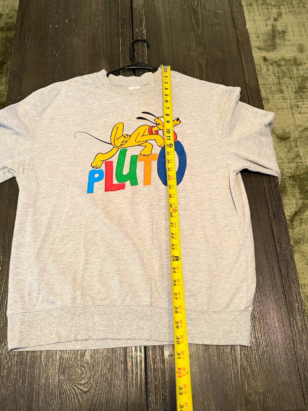 Vintage 90s Disney Pluto Spellout Appliqué Crewneck Sweatshirt Gray Boxy Fit