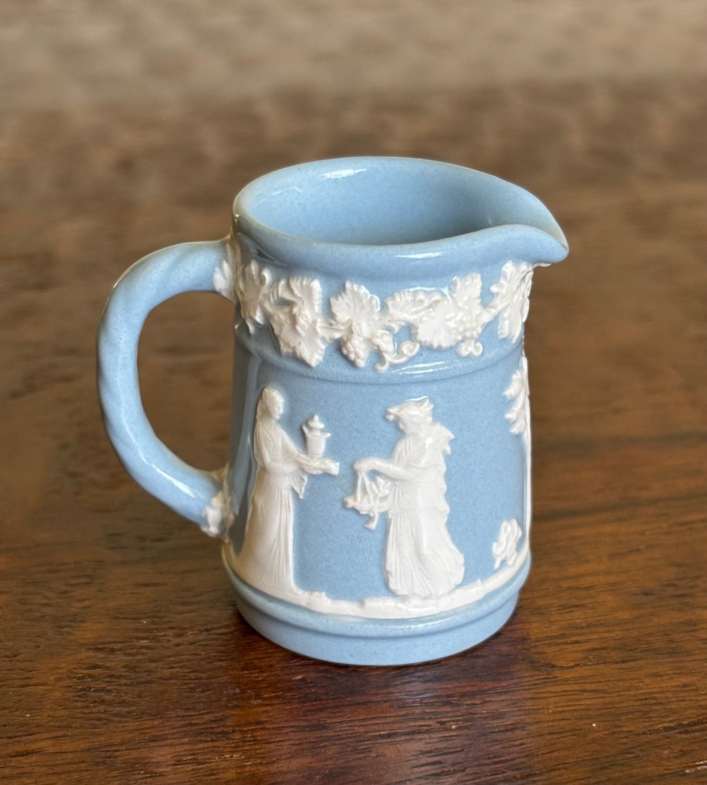 Vintage Wedgwood mini miniature cream on lavender pitcher VTG curio blue MCM Vintage Wedgwood mini miniature cream on lavender pitcher VTG curio blue MCM