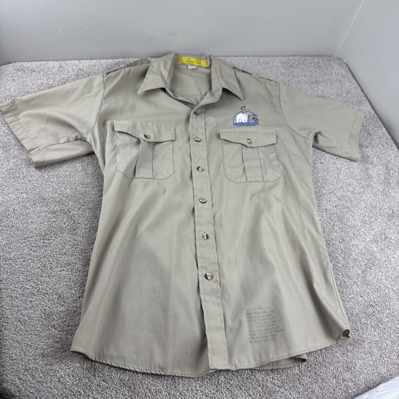 Vintage BROOKFIELD ZOO Chicago Embroidered Khaki Visitor Services Shirt Large Vintage BROOKFIELD ZOO Chicago Embroidered Khaki Visitor Services Shirt Large