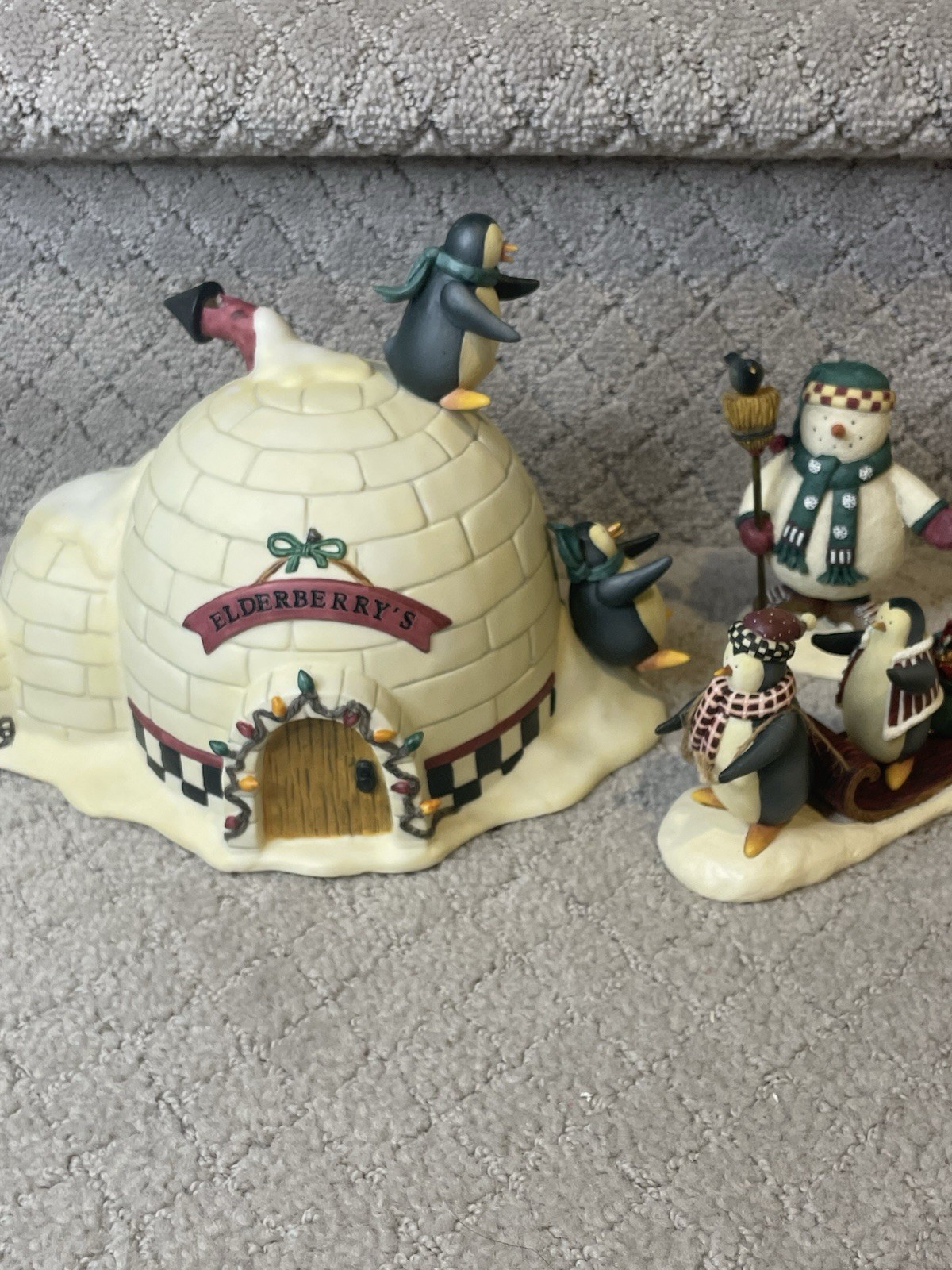 Debbie Mumm Igloo House Elderberry s Home Penquins Lighted 1999 3-Piece Set