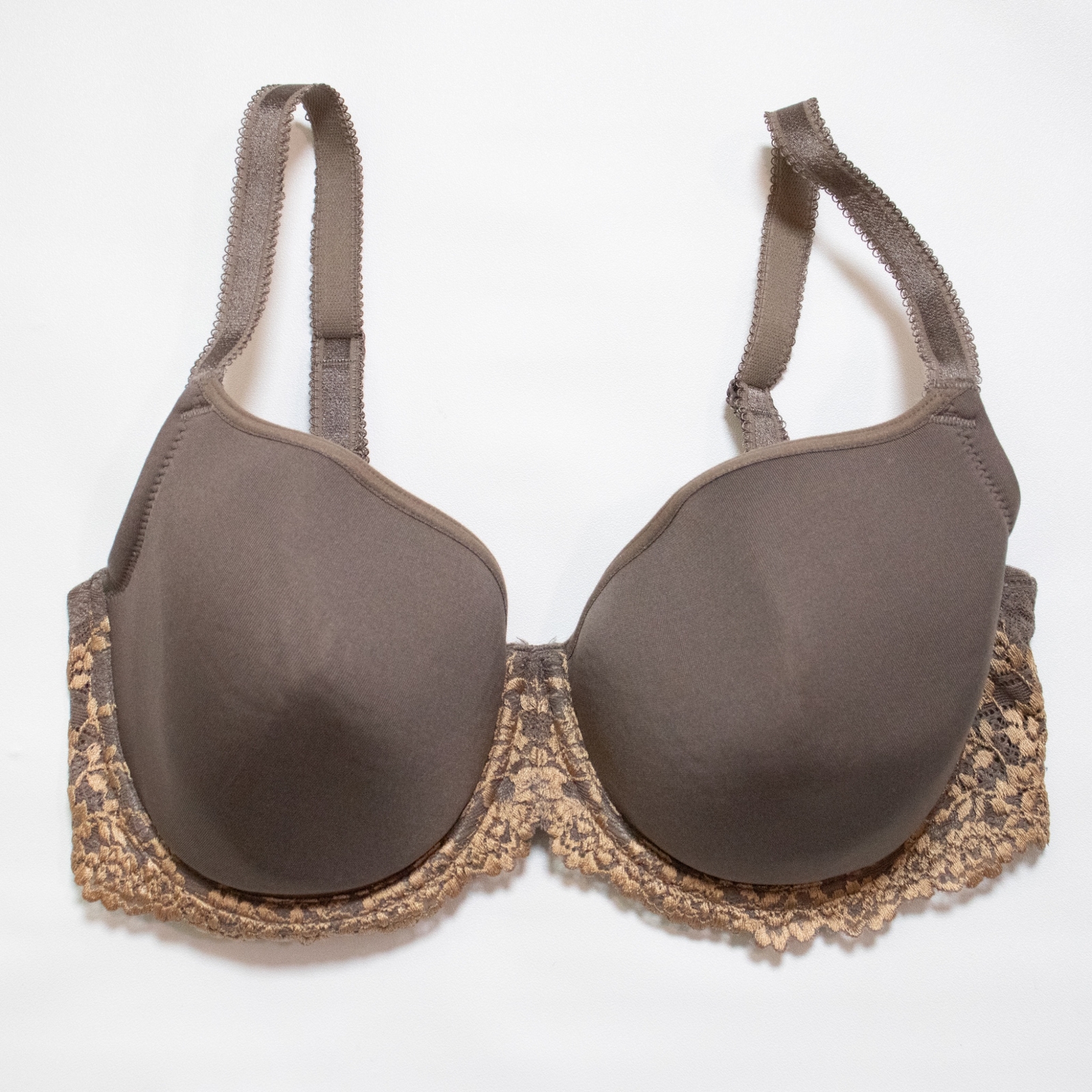 Wacoal Bra Size 34DD Embrace Lace Full Coverage Lined UW 853191 Underwire EUC