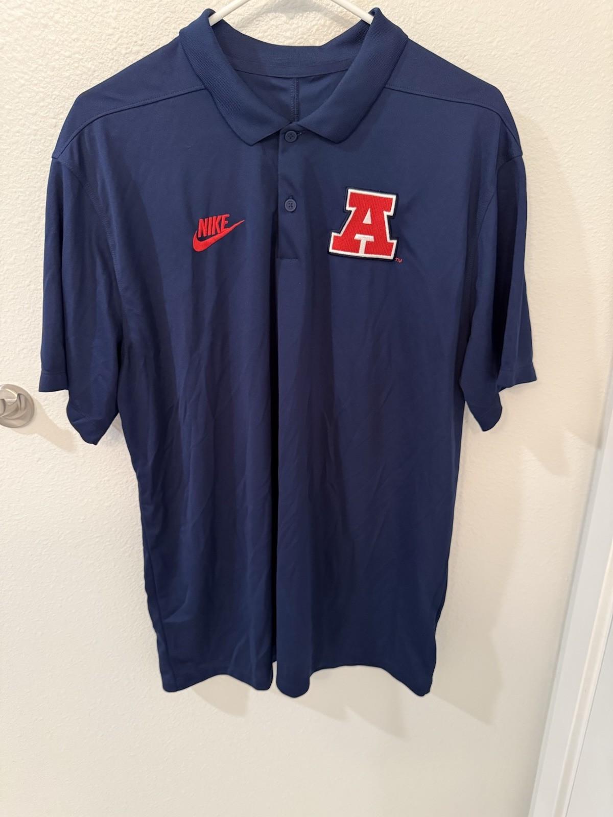 Nike University of Arizona Wildcats Polo Shirt Vintage Logo Men’s Large Nike University of Arizona Wildcats Polo Shirt Vintage Logo Men’s Large