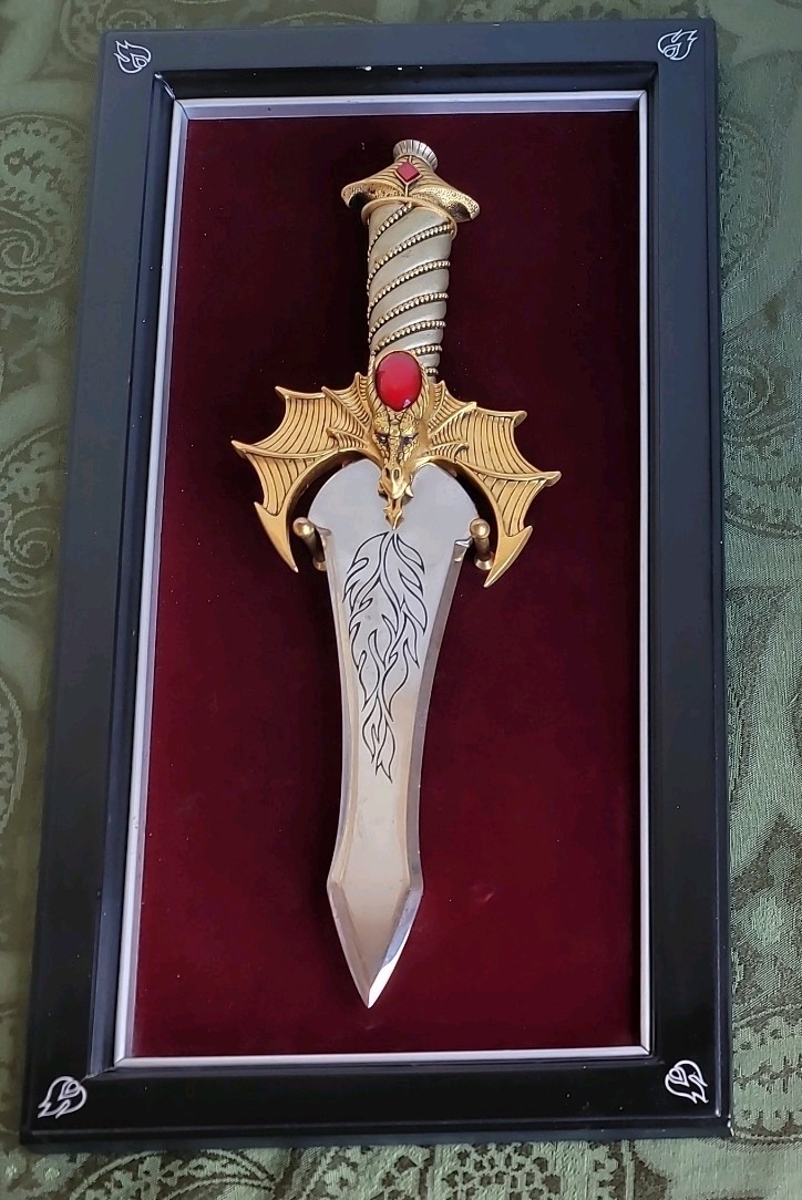 Franklin Mint Dragon\'s Fire Dagger by Greg Hildebrandt Franklin Mint Dragon\'s Fire Dagger by Greg Hildebrandt