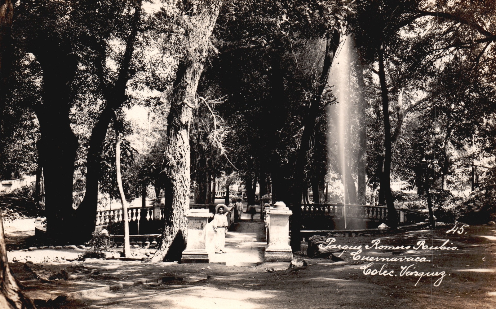 Postcard Parque Romeu Roubis Fountain Cuernavaca Morelos Mexico MX RPPC