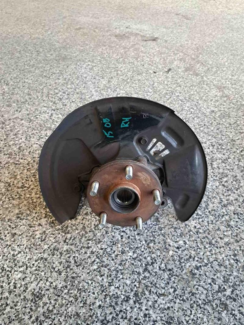 2015-2019 SUBARU LEGACY Front RH Passenger Spindle Knuckle Assembly OEM
