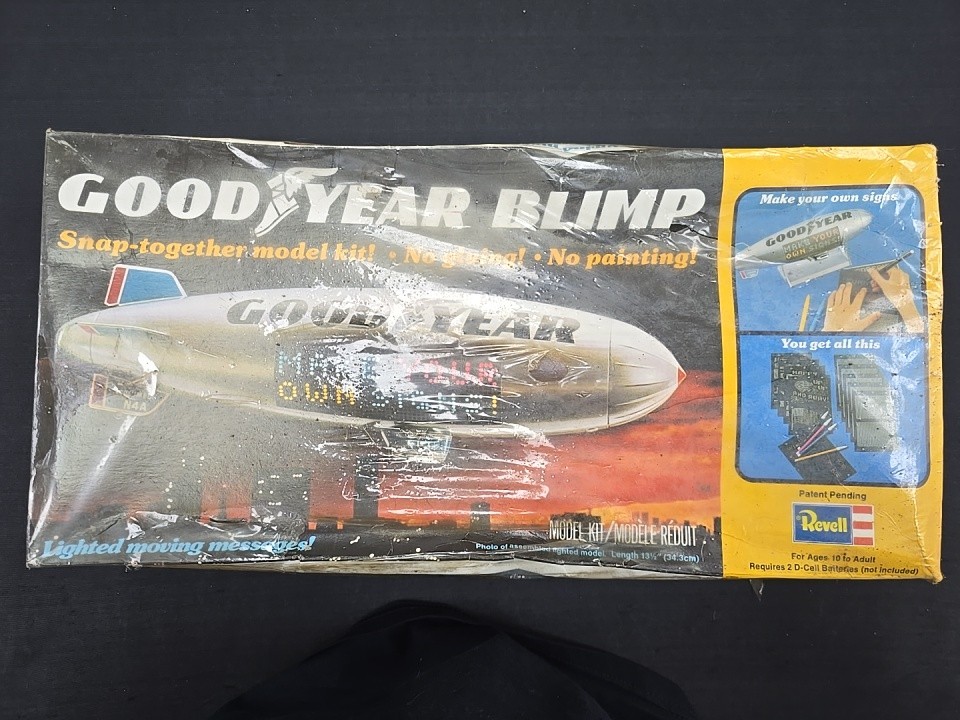 Revell 1:169 Goodyear Blimp, Create Custom Sign 1977 Model Kit 4-999, Sealed Revell 1:169 Goodyear Blimp, Create Custom Sign 1977 Model Kit 4-999, Sealed