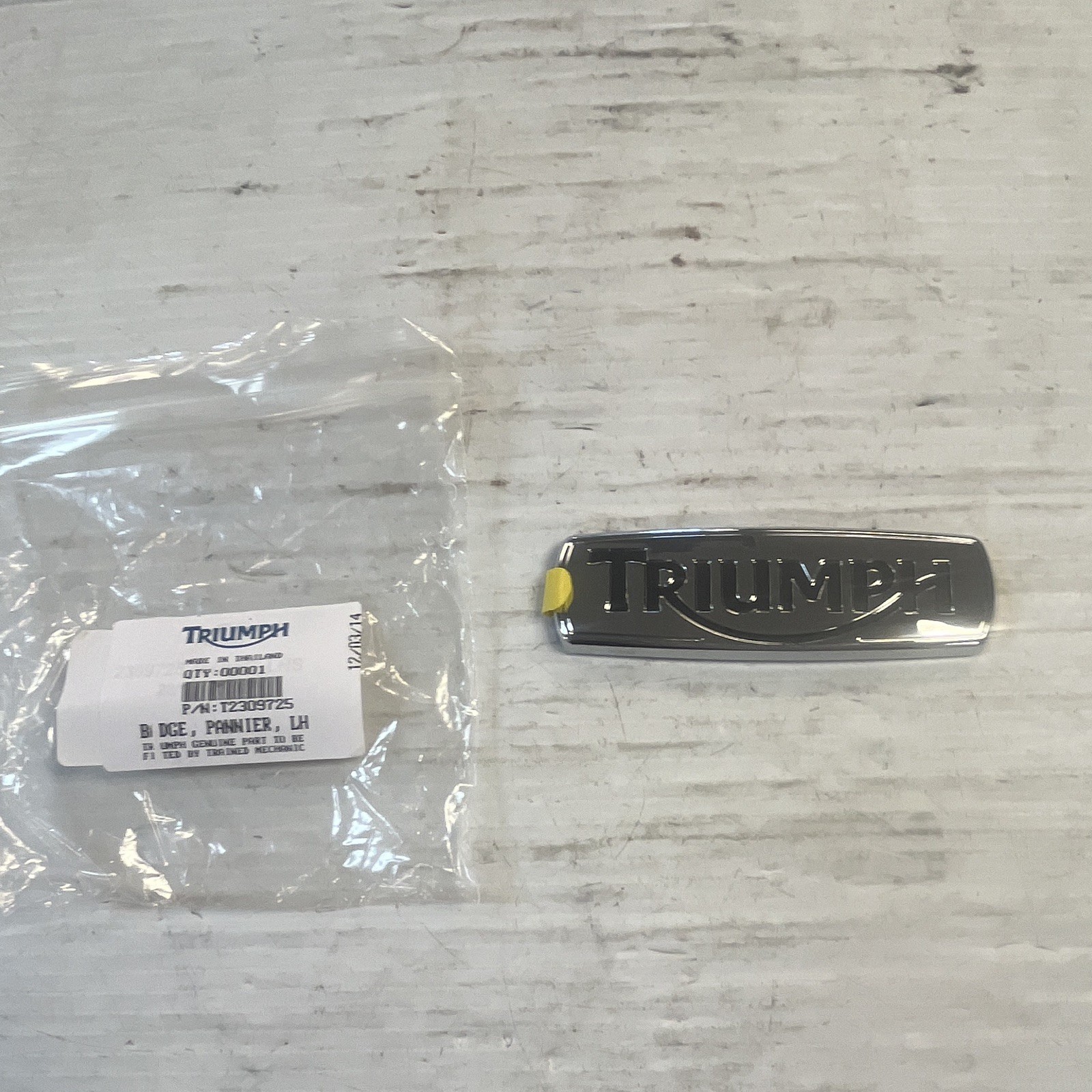 NEW TRIUMPH TIGER 900/TROPHY SE A1 LH PANNIER CHROME BADGE T2309725