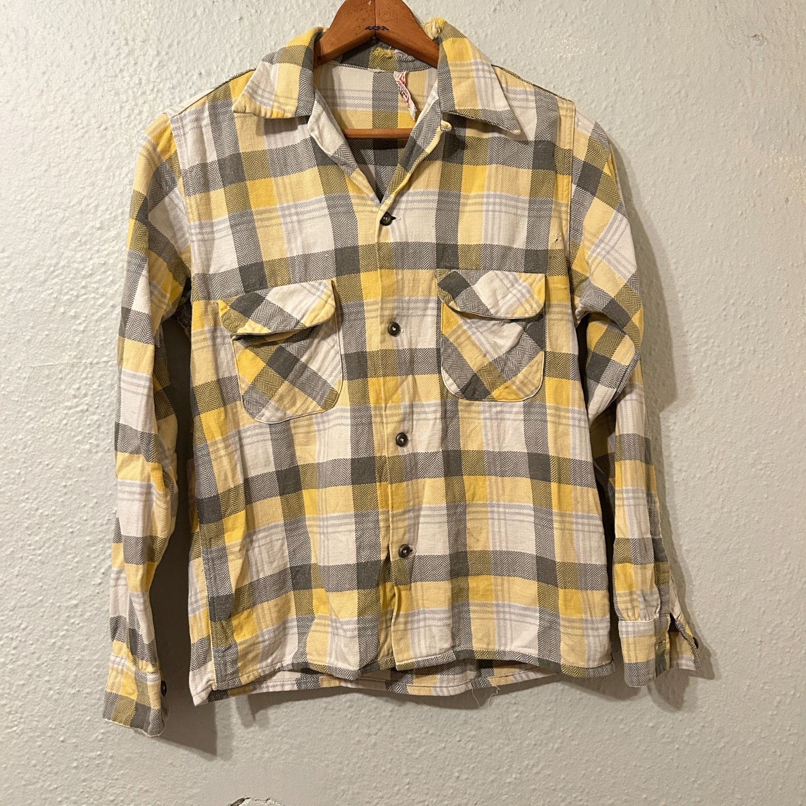 READ Vtg 50s Brent Mens S Loop Collar Shirt Rockabilly Yellow Plaid Distressed READ Vtg 50s Brent Mens S Loop Collar Shirt Rockabilly Yellow Plaid Distressed