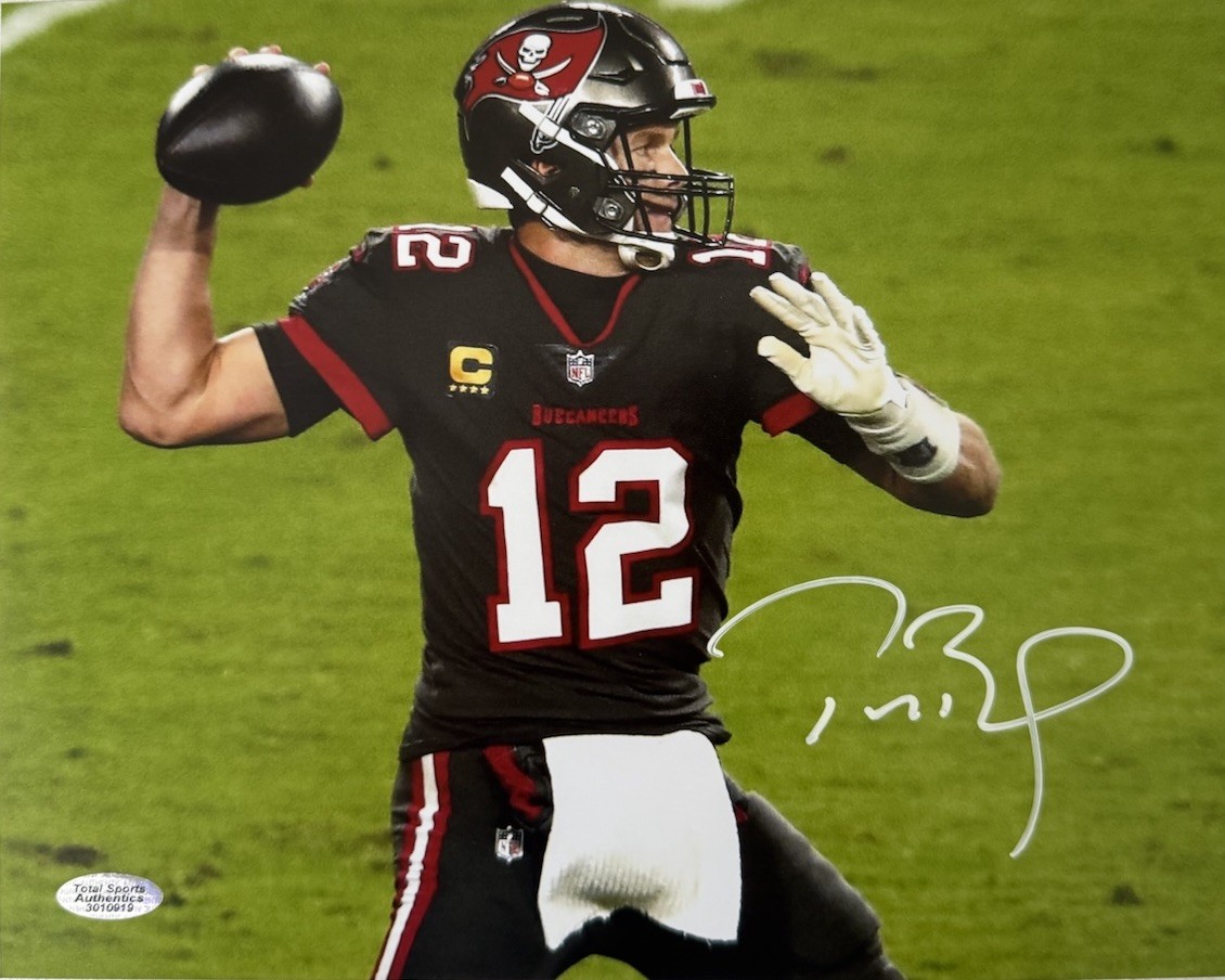 Signed Autographed Tom Brady Tampa Bay Buccaneers Rare 10x8 Photo with COA Signed Autographed Tom Brady Tampa Bay Buccaneers Rare 10x8 Photo with COA