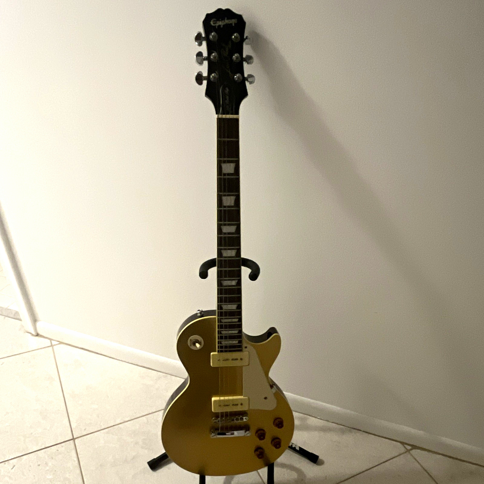 Epiphone Les Paul 56 Gold Top Electric Guitar P-90 Grover Solid Body RH 6-String Epiphone Les Paul 56 Gold Top Electric Guitar P-90 Grover Solid Body RH 6-String