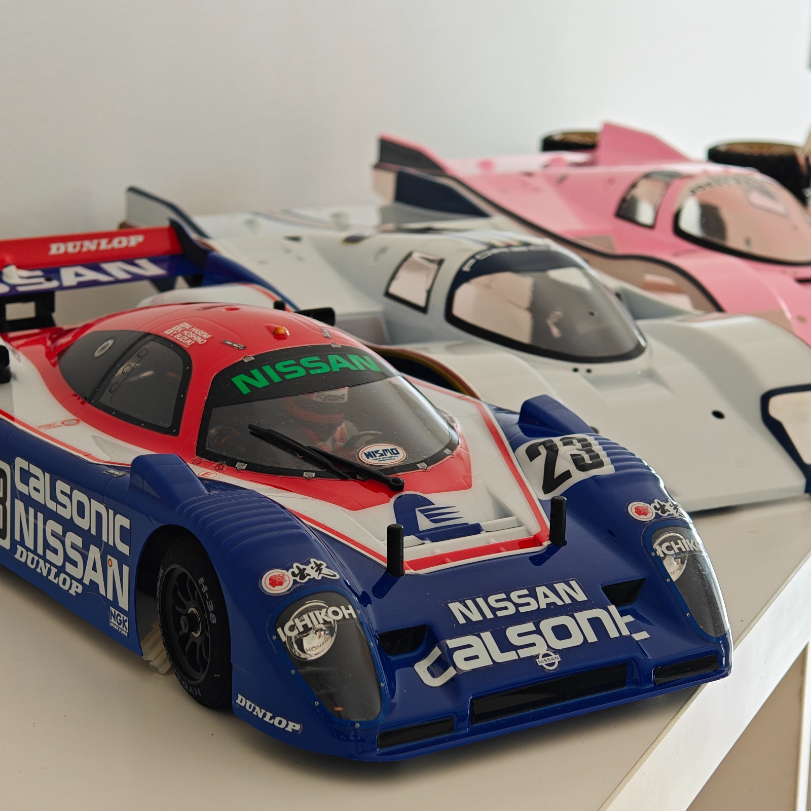 Kyosho PLAZMA LM Carbon Edition Nissan R90CP 30925C + 2 Porsche 956 Bodies