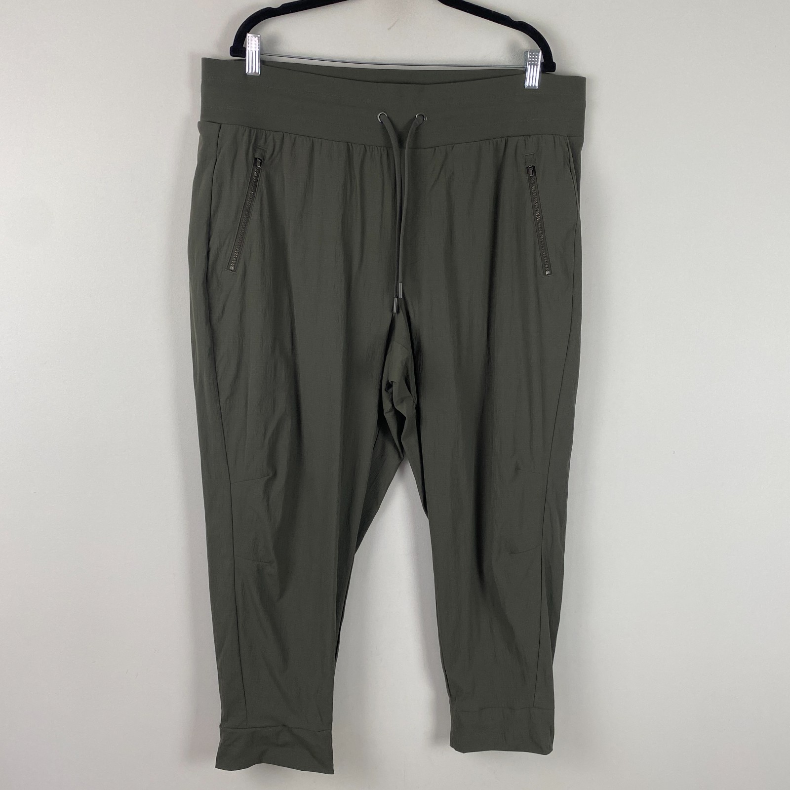 Athleta Trekkie North Jogger Green Hiking Travel Pants Size 18 405726