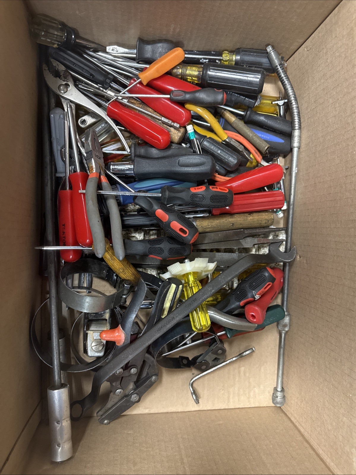 Mechanic Tools - Mix Lot of Tools - Screwdrivers, Wrenches, Sockets, Air Tool