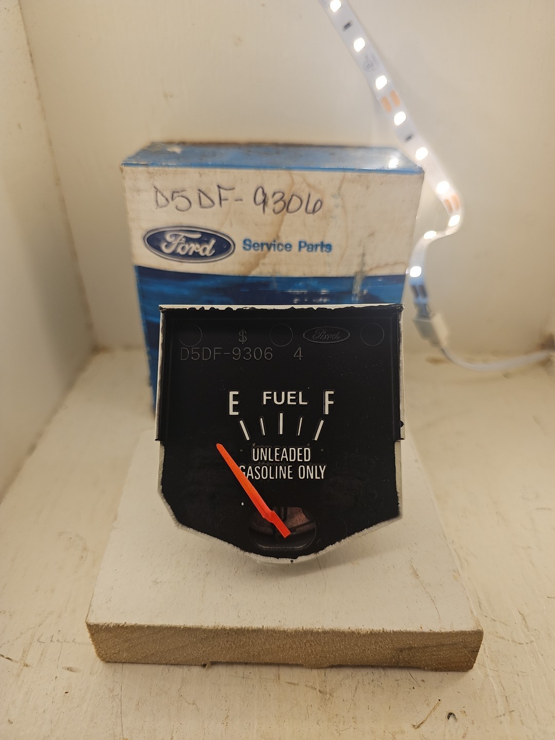 VINTAGE NOS OEM 1979-1981 FORD MUSTANG FUEL GAUGE D5DF-9306 VINTAGE NOS OEM 1979-1981 FORD MUSTANG FUEL GAUGE D5DF-9306
