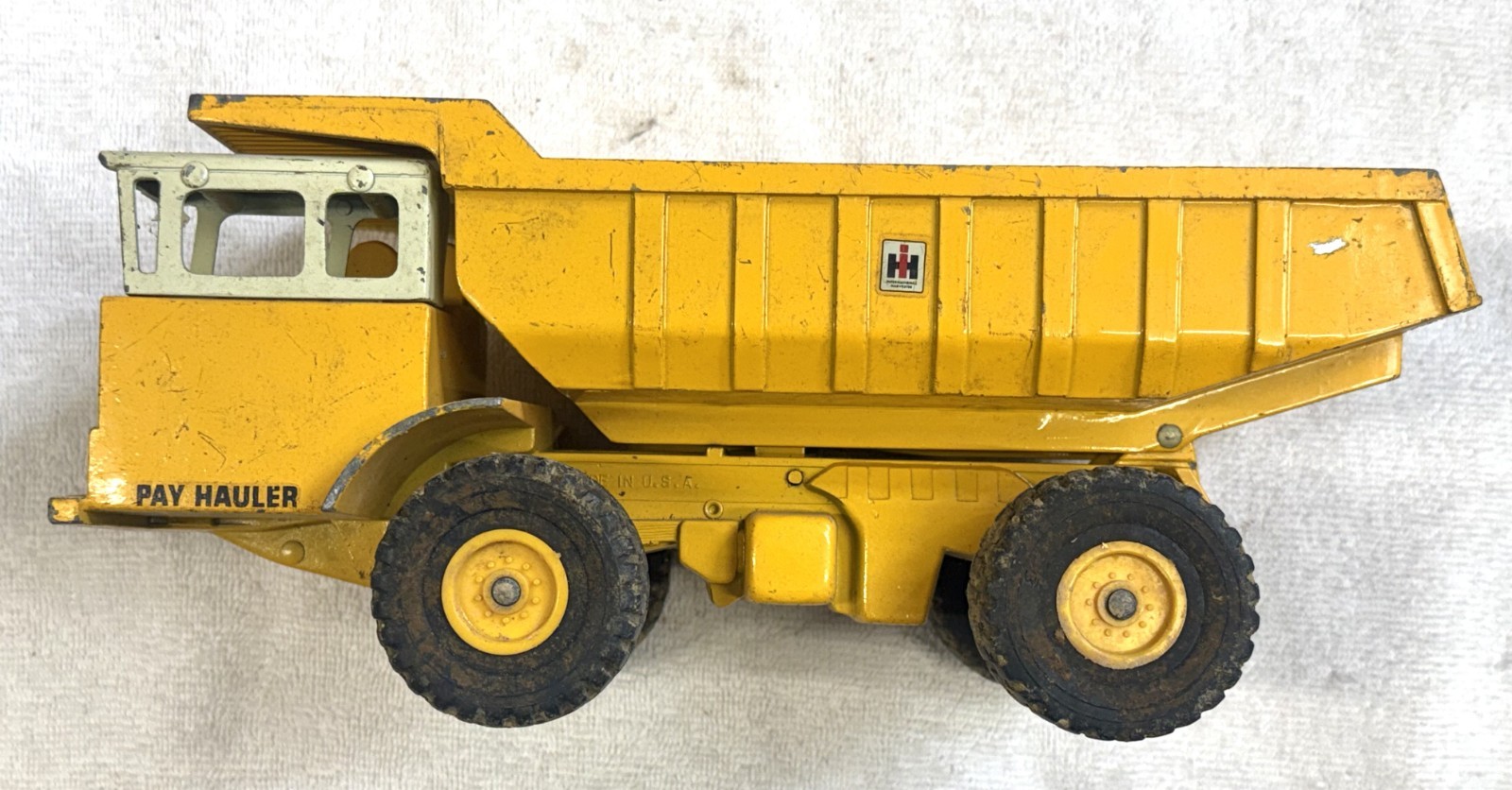 Vintage Ertl International Harvester 350 Pay Hauler Dump Truck 1:16 Diecast
