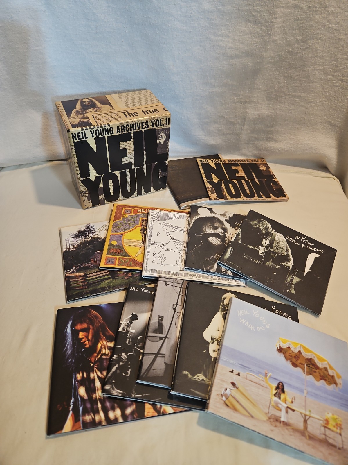 Neil Young Archives Vol II 1972-1976 (10x CD, Poster, Book Box Set) Neil Young Archives Vol II 1972-1976 (10x CD, Poster, Book Box Set)
