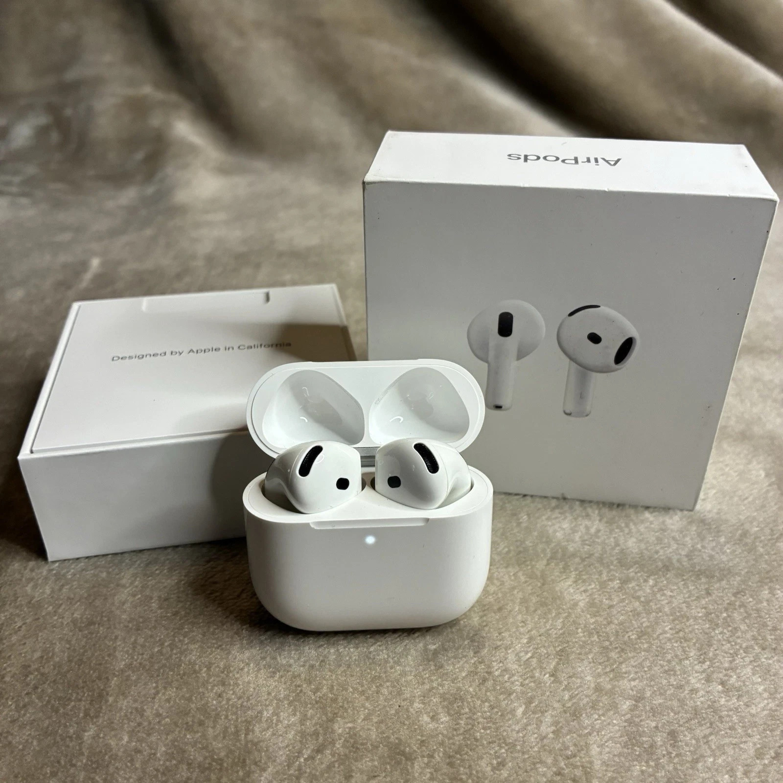 AppleAirPods4th Generation with USB-C Charging Case 4²th Generation Sealed AppleAirPods4th Generation with USB-C Charging Case 4²th Generation Sealed