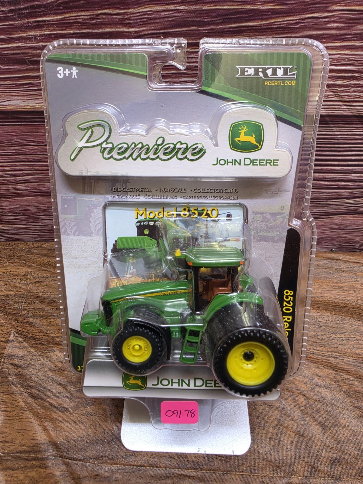 1/64 ERTL JOHN DEERE PREMIERE SERIES #18 JOHN DEERE 8520 #09178 1/64 ERTL JOHN DEERE PREMIERE SERIES #18 JOHN DEERE 8520 #09178