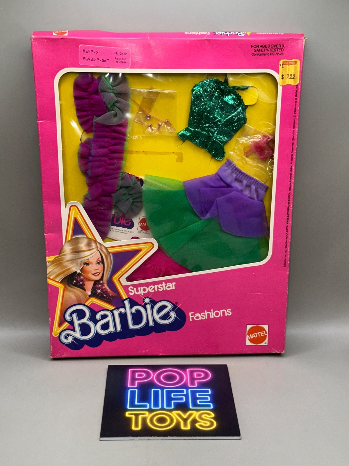 1977 Barbie Superstar Fashions “Bright & Bedazzling Colorful Charmer” #2482 *NIP