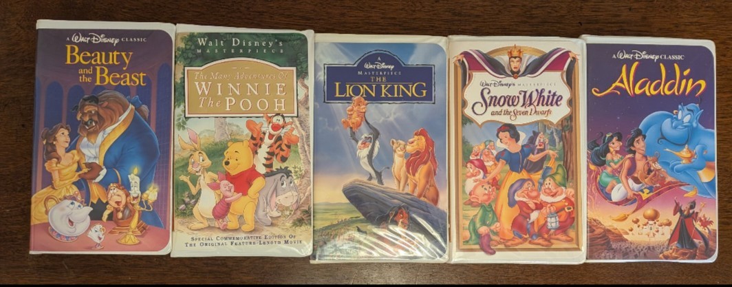 Disney VHS Lot: Aladdin, Beauty & the Beast, Lion King, Snow White, And Winnie Disney VHS Lot: Aladdin, Beauty & the Beast, Lion King, Snow White, And Winnie