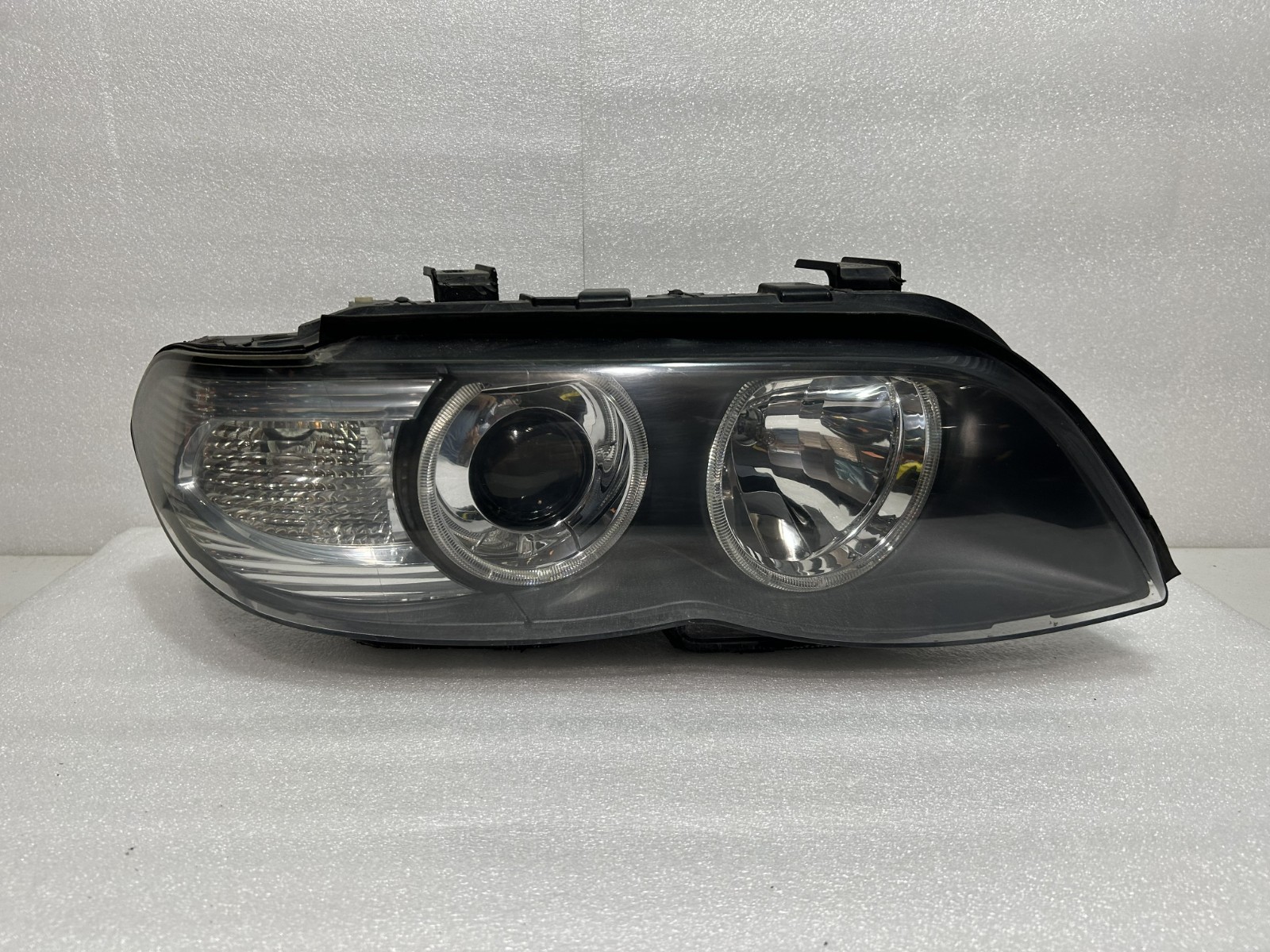 2004-2006 BMW X5 Euro Spec Right/Pass Headlight Complete OEM Genuine #147