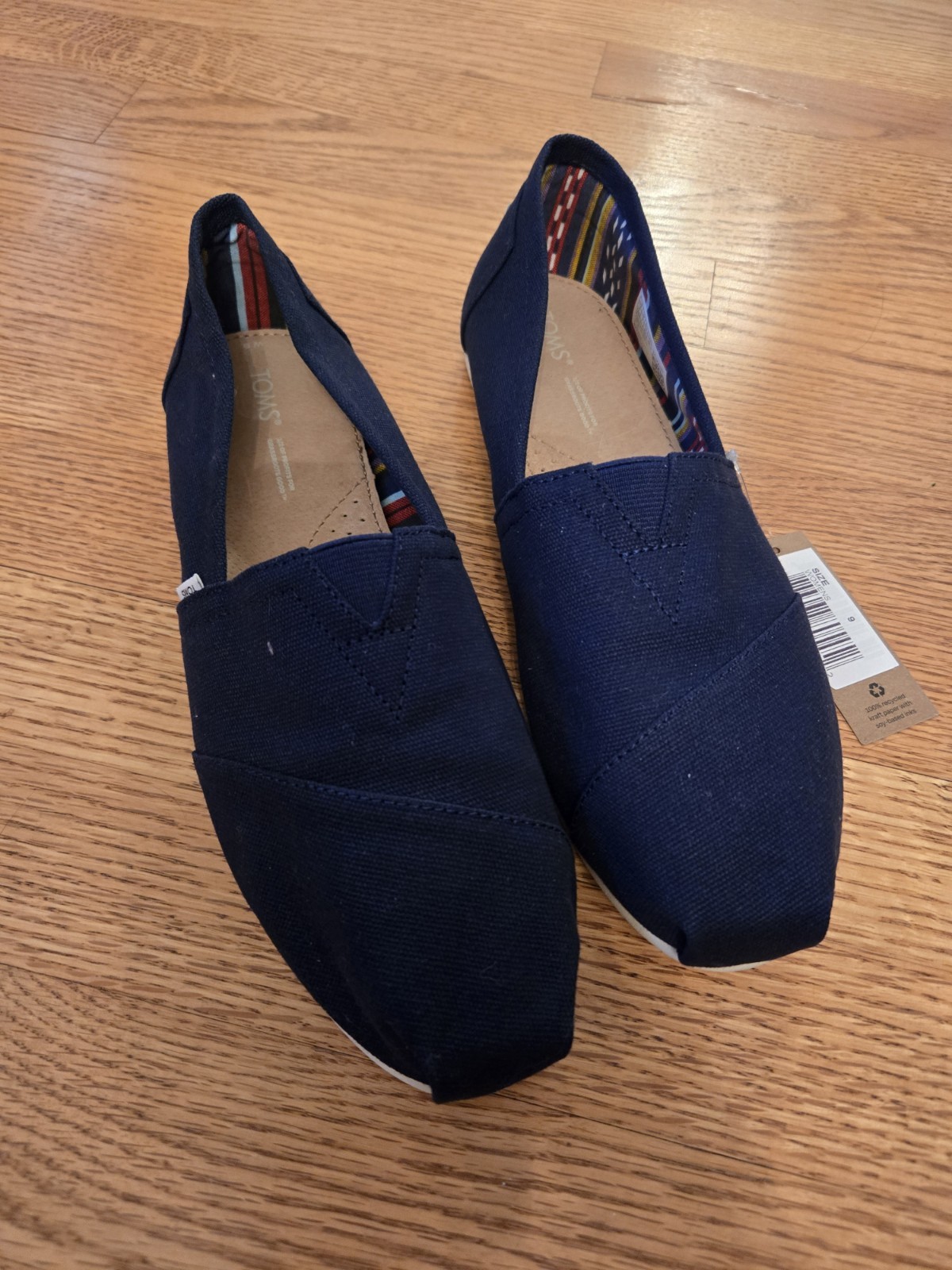 Tom\'s Women\'s Classics Canvas Flats Size US 9 (Navy) Tom\'s Women\'s Classics Canvas Flats Size US 9 (Navy)
