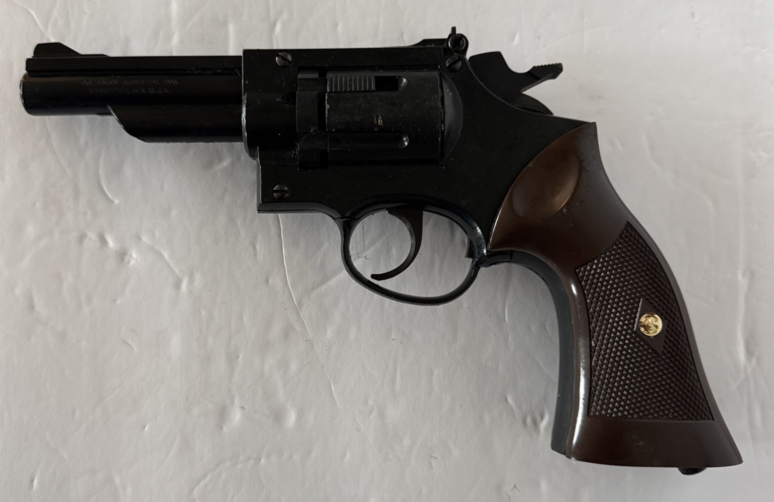 Vintage Crosman Model 38c Target Pellgun Revolver Pellet Gun “Not Tested” Read Vintage Crosman Model 38c Target Pellgun Revolver Pellet Gun “Not Tested” Read
