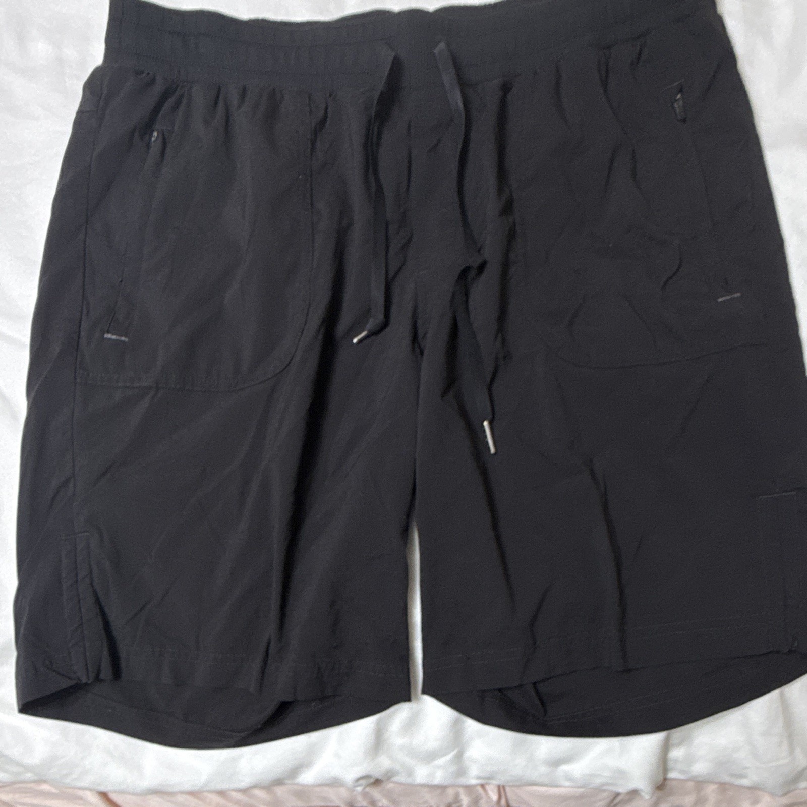 L.L.Bean Women\'s Vista Camp Bermuda Shorts. Large. Inseam 9 inches. L.L.Bean Women\'s Vista Camp Bermuda Shorts. Large. Inseam 9 inches.