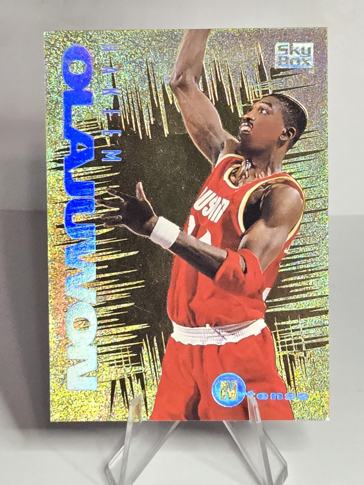 1994 - 95 Skybox Emotion - Ntense Hakeem Olajuwon #8 Houston Rockets Card 📈🔥 1994 - 95 Skybox Emotion - Ntense Hakeem Olajuwon #8 Houston Rockets Card 📈🔥