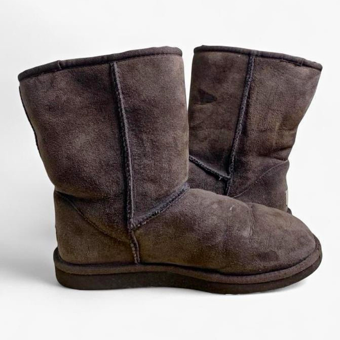 UGG Australia Classic Short 5825 Chocolate Brown Suede Boots Women\'s Size 9
