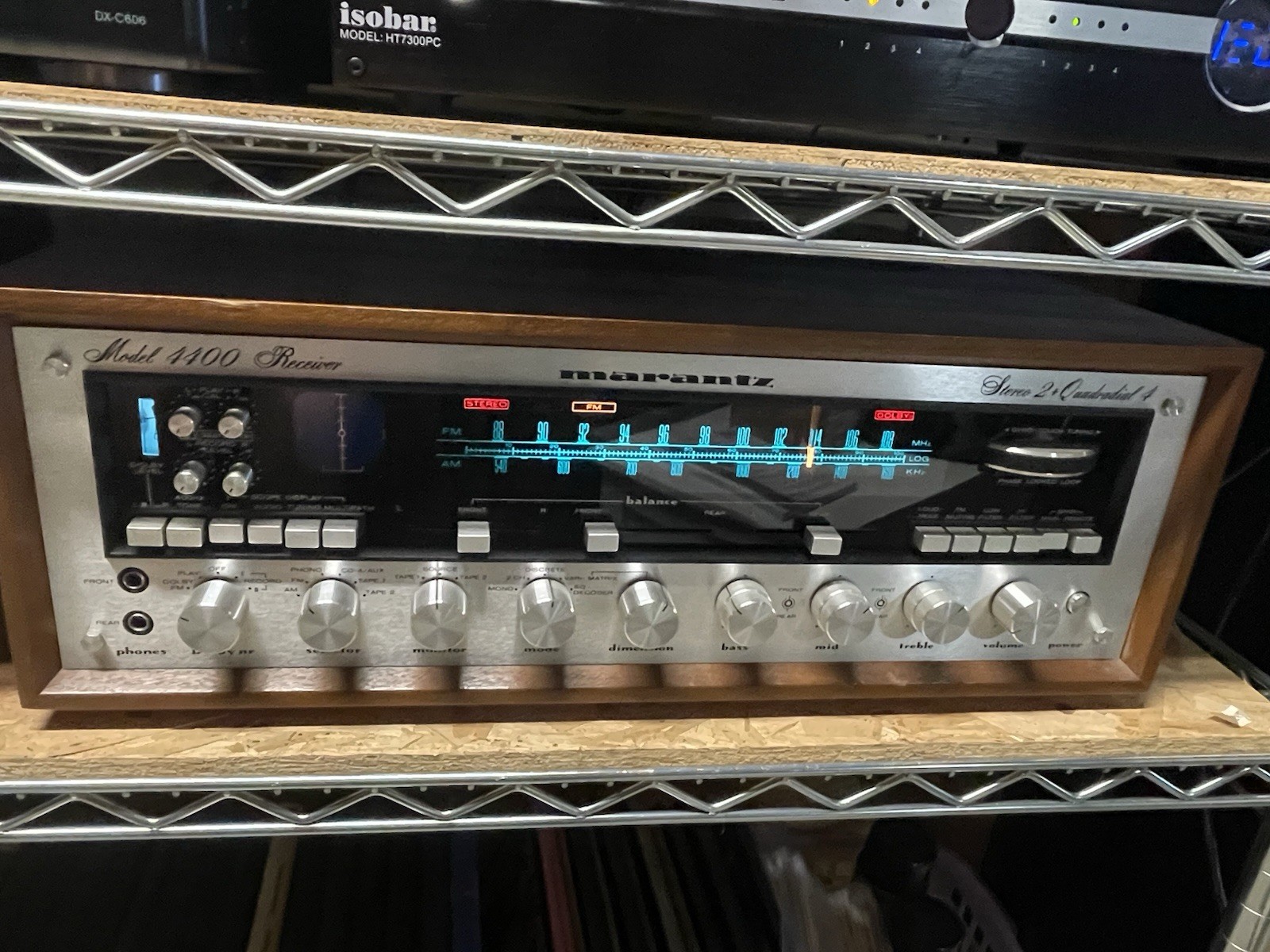 Marantz 4400 quad receiver w/wood cabinet  Please read Description