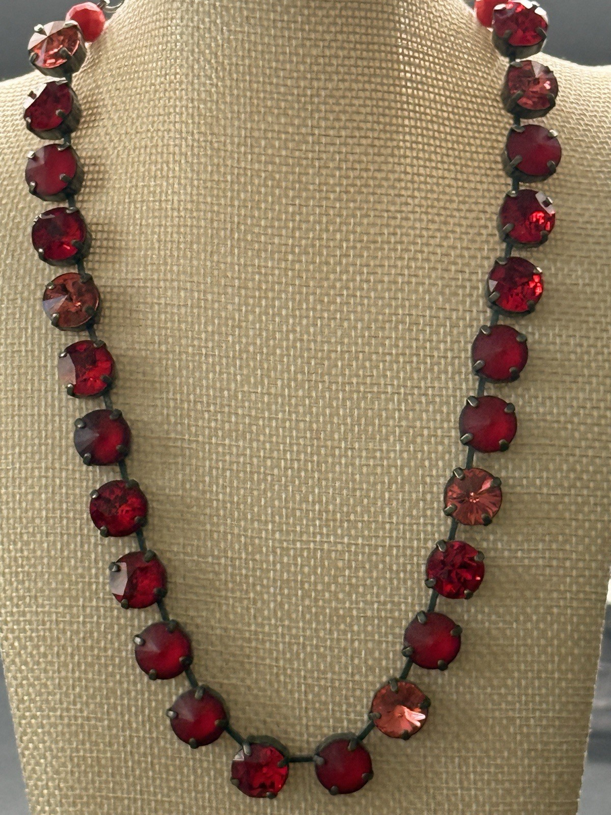 Authentic Sabika Summer 2015 Classic Red Crystal Choker Necklace Swarovski Authentic Sabika Summer 2015 Classic Red Crystal Choker Necklace Swarovski